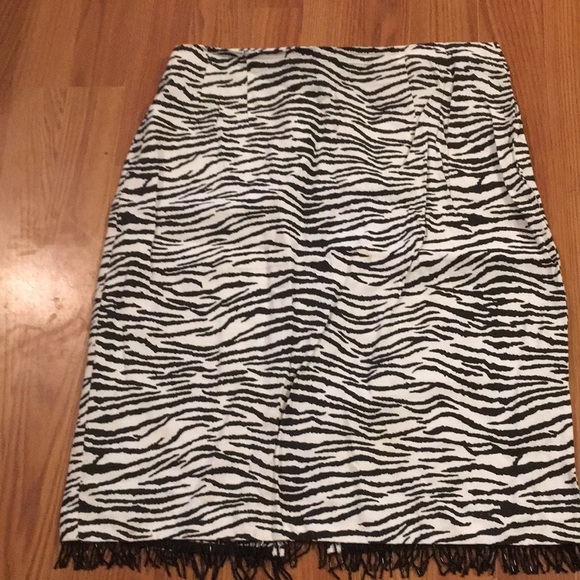 Dana Kay Skirt size 10 (Q) - Picture 3 of 4